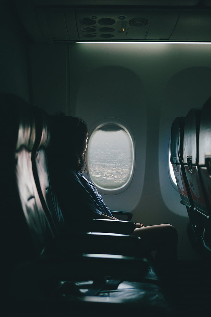 Κορίτσι, συνεδρίαση, αεροπλάνο, γυναίκα, πρόσωπο, αεροπλάνο, κοιτάζοντας έξω