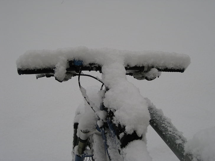 bicicleta de muntanya, bicicleta, nevat en, neu, l'hivern