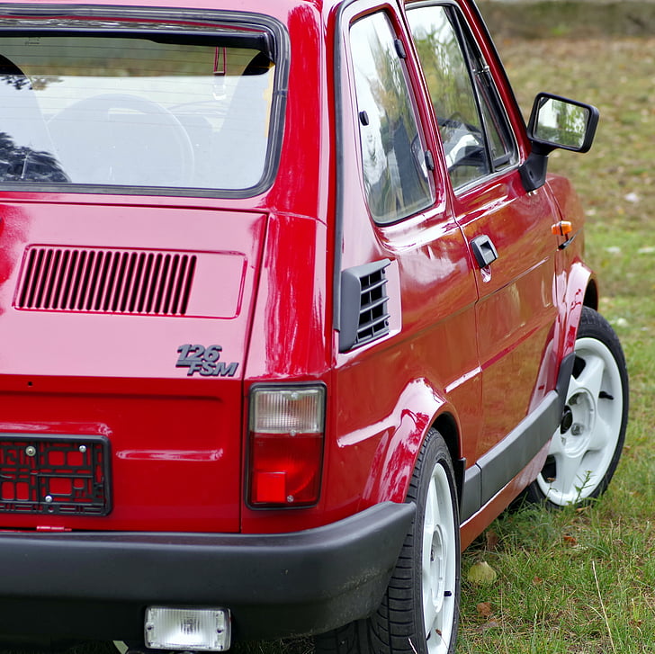 μικρό fiat, μικρό παιδί, Fiat, 126p, αυτοκίνητο, Auto, κόκκινο