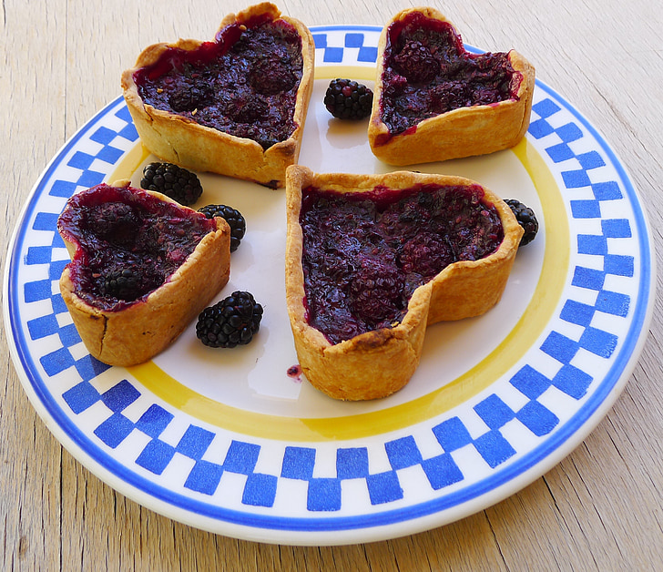 blackberry tarts, heart shaped, blackberry, tart, pasty, baking, dessert