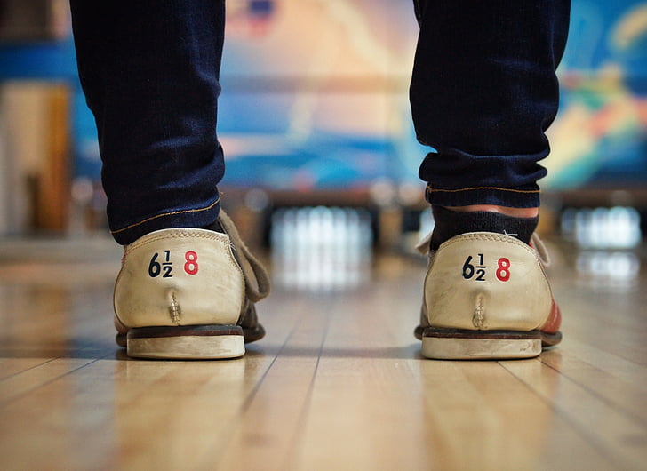 bowling alley, shoes, lane, pins, shoe, human Foot, human Leg