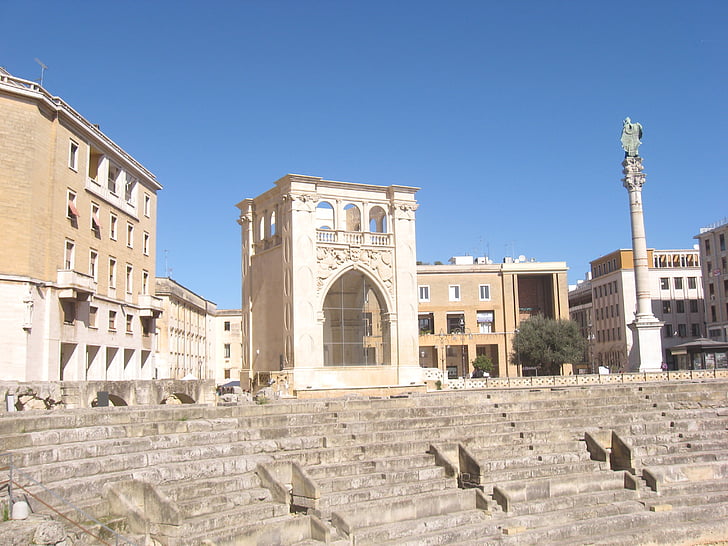 Lecce, Amphitheatre, kursi, Piazza sant'oronzo, bangku-bangku