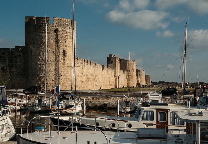 camargue, aigues-mortes, ramparts, fortifications, channel, architecture, sky