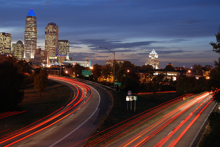 trilhas de carro, Charlotte, cidade, linha do horizonte, Carolina do Norte, urbana, tráfego