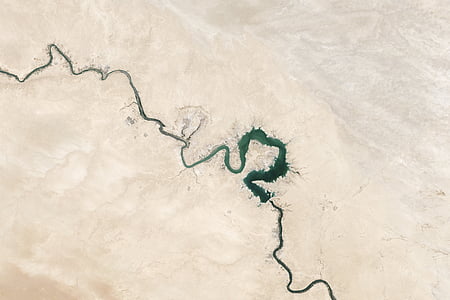 vista di occhio dell'uccello, crepe, deserto, secco, fiume Eufrate, sabbia, topografia