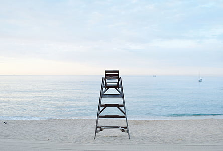 paplūdimys, pakrantė, gelbėtojų kėdutė, gelbėtojų stebėjimo kėdė, vandenyno, lauke, smėlio