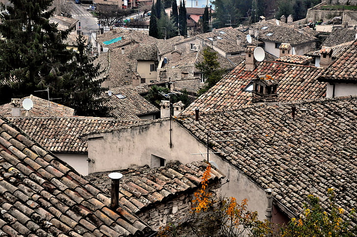 Umbria régió, Olaszország, Spoleto, tetők, Borgo, ősi