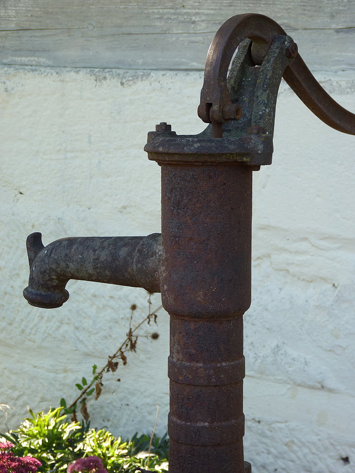 Pumpe, Wasser, Wasserpumpe, Handpumpe, alt, heimatkundliches Museum, Schwanz Pumpe