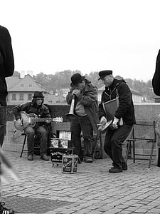 Tänavamuusikud, Praha, Karli sild, mehed, Street stseen, City stseen, tänav Artistid
