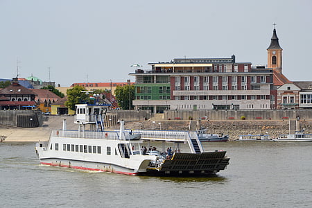 Baranya, Mohács, Ferry, Danube, île, Hôtel, Église