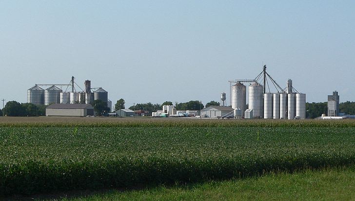Byron, Nebraska, pole, plodiny, zemědělství, silo, budova