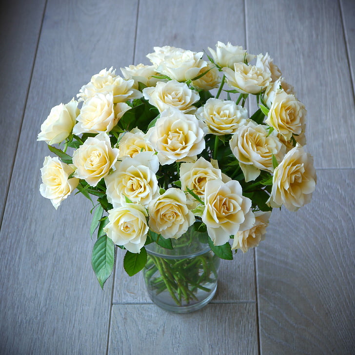rožės, Rožių puokštė, puokštė, balta, geltona, vaizdas iš viršaus, Romantiškas