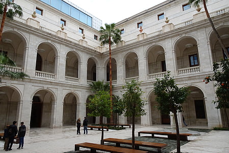 Malaga, kommunale museum, gårdsplassen
