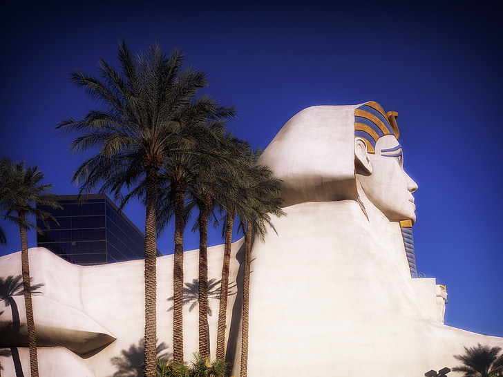 Luxor hotel, Las vegas, Nevada, Sphynx, Simgesel Yapı, tarihi, palmiye ağaçları
