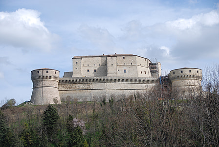 Zamek, San leo, ściany, Cagliostro, niebo, chmury