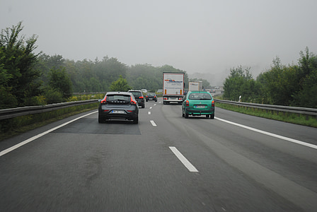 Autoškola, řízení auta, ulice, dálnice, Německo, provoz, mlha