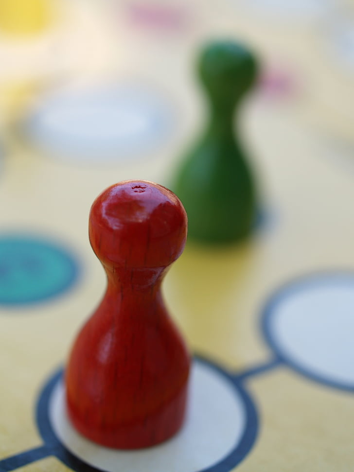 not ludo, game stone, game figure, game board, strategy, red, green