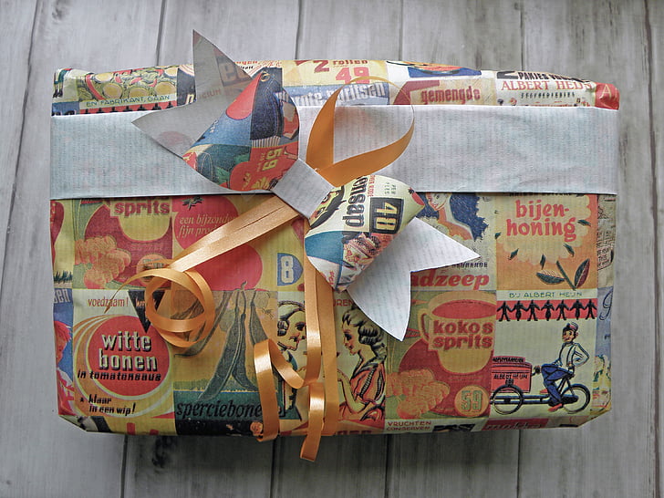 regalo, lleno, papel de regalo, arco, cintas naranja, cumpleaños, Felicitaciones