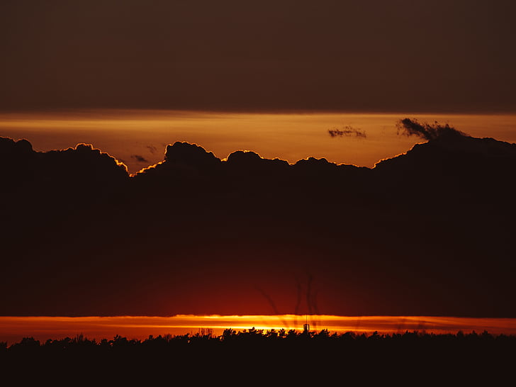 muntanya, silueta, posta de sol, capvespre, cel, núvols, fosc