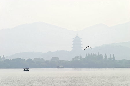 Chiny, Hangzhou, Boot, góry, krajobraz, Rzeka, mgła