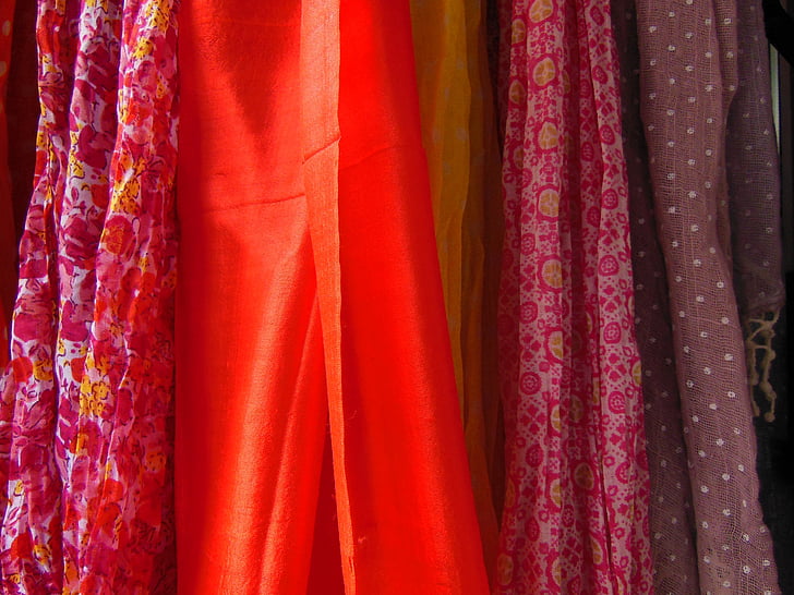tørklæder, Polkadot, blomstermotiver, mønstrede, enkelt farvede, farverige, rød