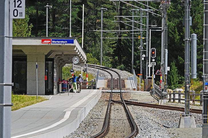 steep track, rhaetian railways, bernina railway, meter track, rhätikon, morteratsch, railway station