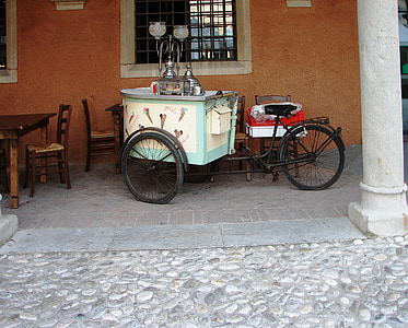 fagylalt kosár, jégkrém-eladás, tricikli, fagylalt értékesítés tricikli