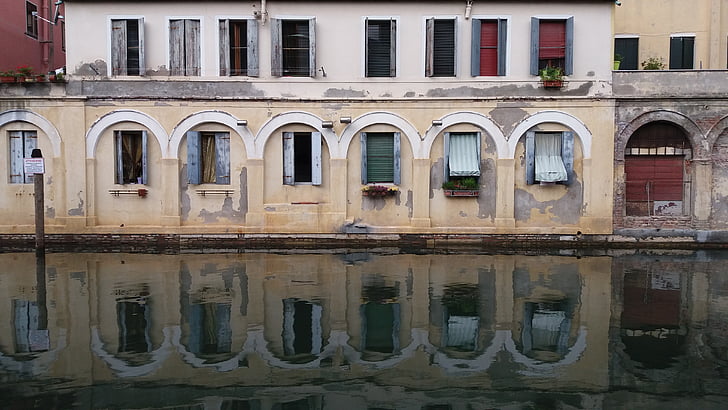 Chioggia, Benátky, Itálie, kanál, staré domy, Památník, útočiště
