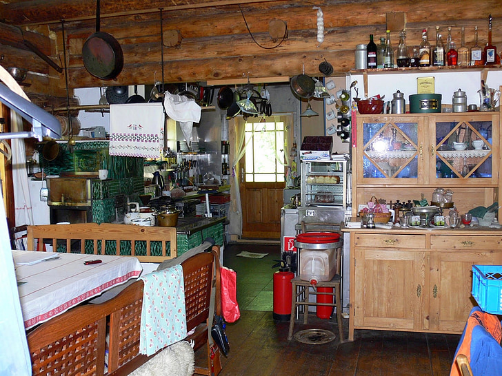 alpine hut, kitchen, koppentraun, quaint