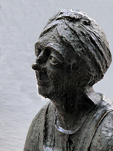 scultura in pietra, grigio, busto, donna, opera d'arte, viso, goccia di pioggia