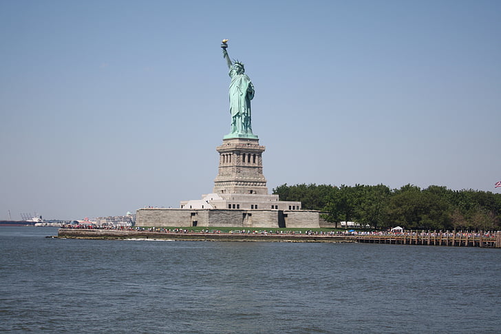 în new york city, Statuia