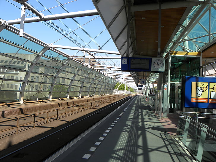 Station, trä, järnväg, RandstadRail, arkitektur