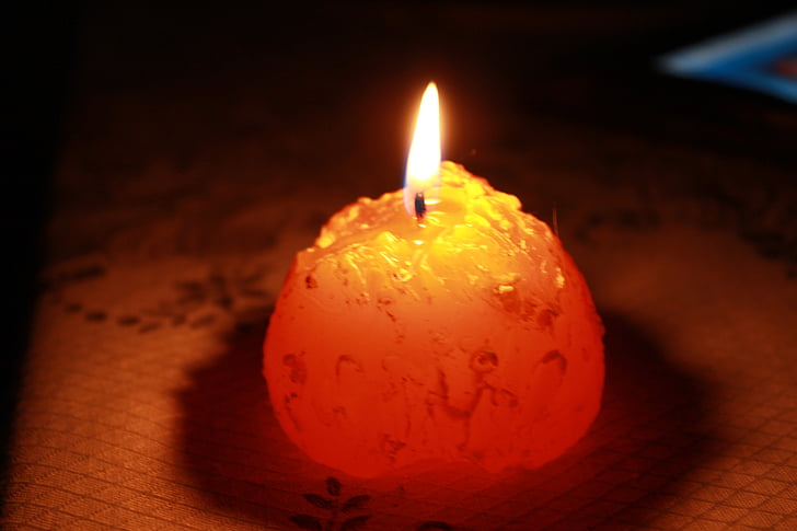 Espelma, espelmes diferents, espelma encesa