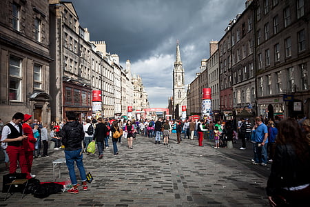 Pouliční umelci, Edinburgh fringe, herci, umelci, tvoria, kostýmy, ľudia