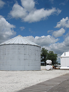 farm, grain bin, agriculture, rural, silos