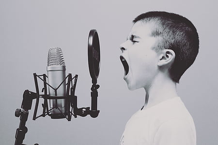 mikrofon, Anak laki-laki, Studio, berteriak, berteriak, bernyanyi, bernyanyi