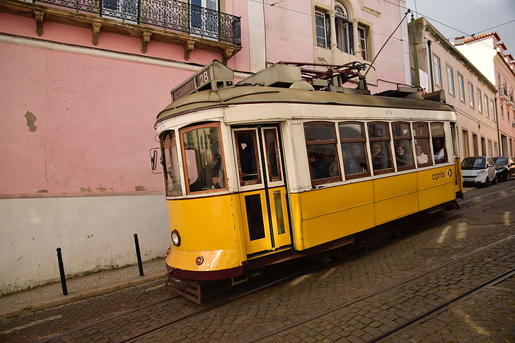 Lisabon, cestování, žlutá, svátky, tramvaj, cestující, město