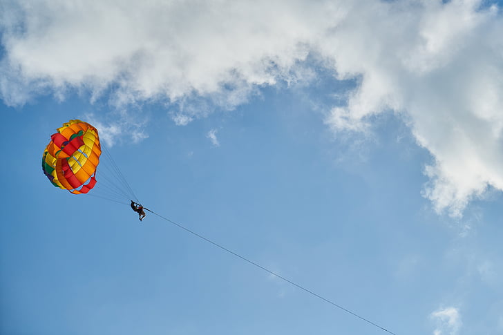 parašiutas, skristi, Debesis, mėlyna, fono, žmogaus, balti debesys