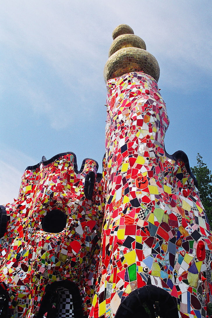 Niki de saint phalle, kunst, kunstenaar, beeldhouwkunst, Toscane, Capalbio, Il giardino dei tarocchi