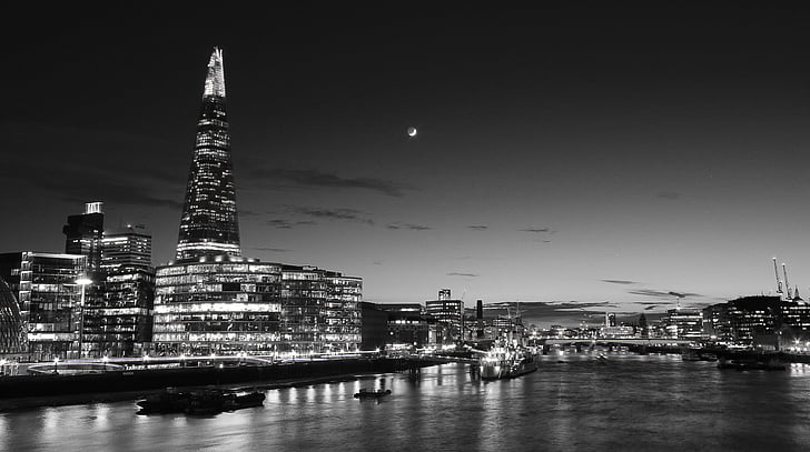 byggnader, huvudstad, England, grå skala, London, månen, natt