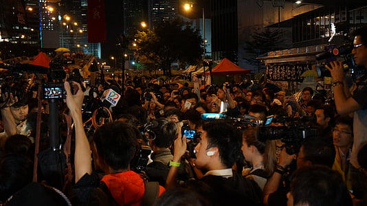 verslaggevers, menigte van mensen, sensatie, paraplu revolutie, Hong kong