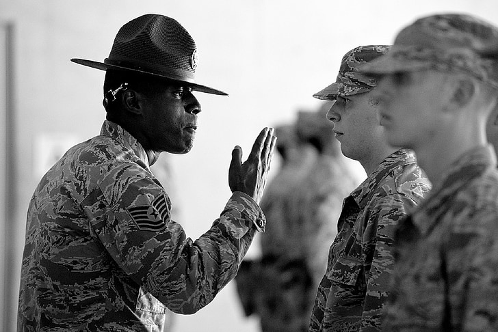 ทหาร, ผู้ฝึกสอน, กองทัพอากาศ, รับสมัคร, ประเทศสหรัฐอเมริกา, คำแนะนำ, ทางอารมณ์
