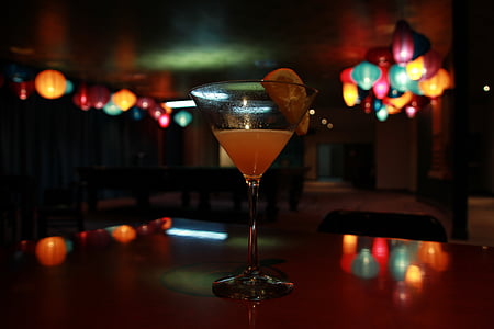 Bar, cocktail, đi du lịch