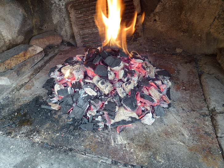 kamin, drveni ugljen, vatra, vatra - prirodni fenomen, plamen, topline - temperatura, Gori
