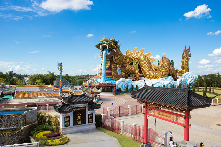 kinų drakonas, pagrindinė šventykla mieste mano tėvas, Suphan buri kaime drakonas dangaus