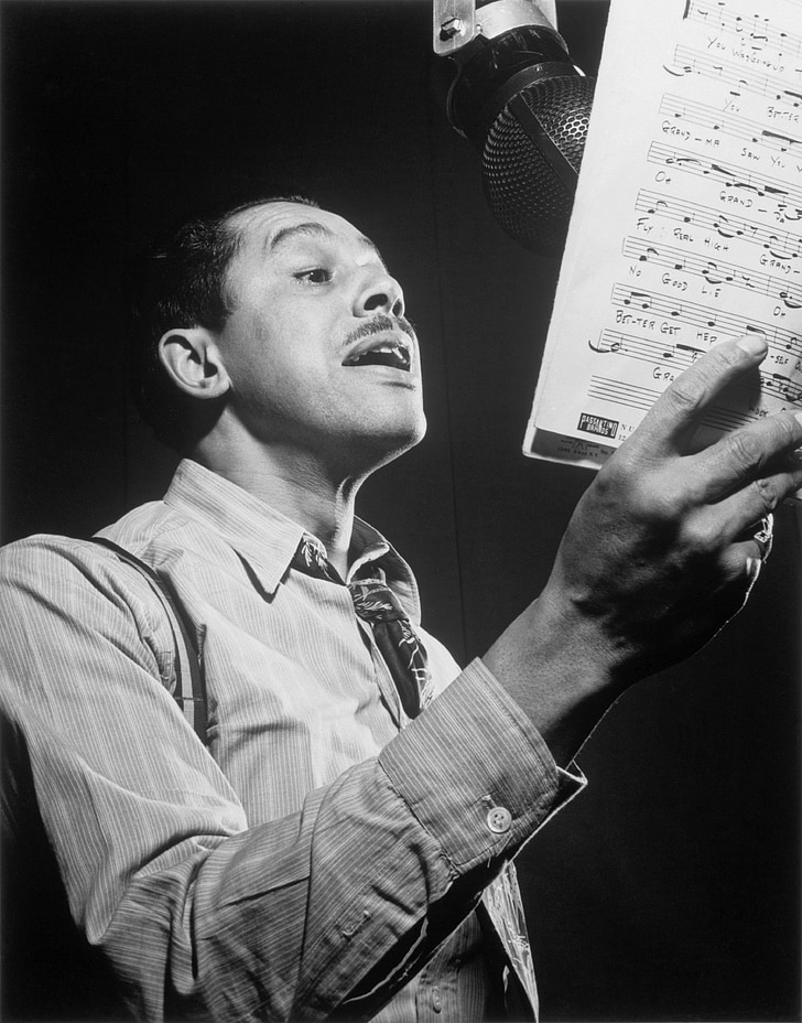 Jazz, laulaja, laulaa, kolme Peppers, 1947, New Yorkissa, NY