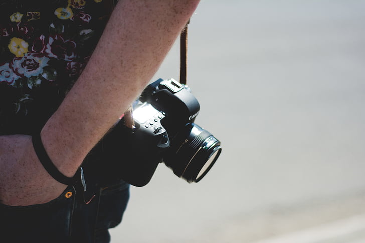 persona, llevar, negro, réflex digital, cámara, durante el día, Canon