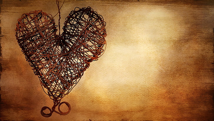 heart, metal heart, rusty heart, wire heart, painted, painting, text dom