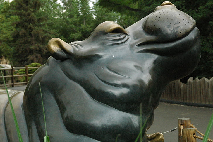 Hippo, zoologijos sodas, statula, skulptūra