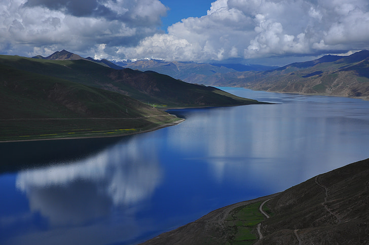 china, tibet, yamdrok lake